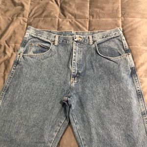 Wrangler rugged wear jeans, like new